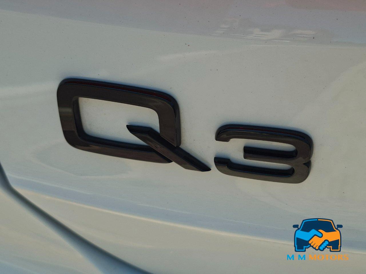 Audi Q3 40 2.0 tfsi Identity Black quattro s-line