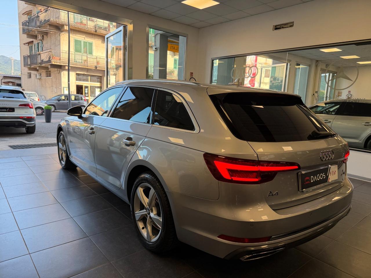 Audi A4 Avant 30 TDI S tronic