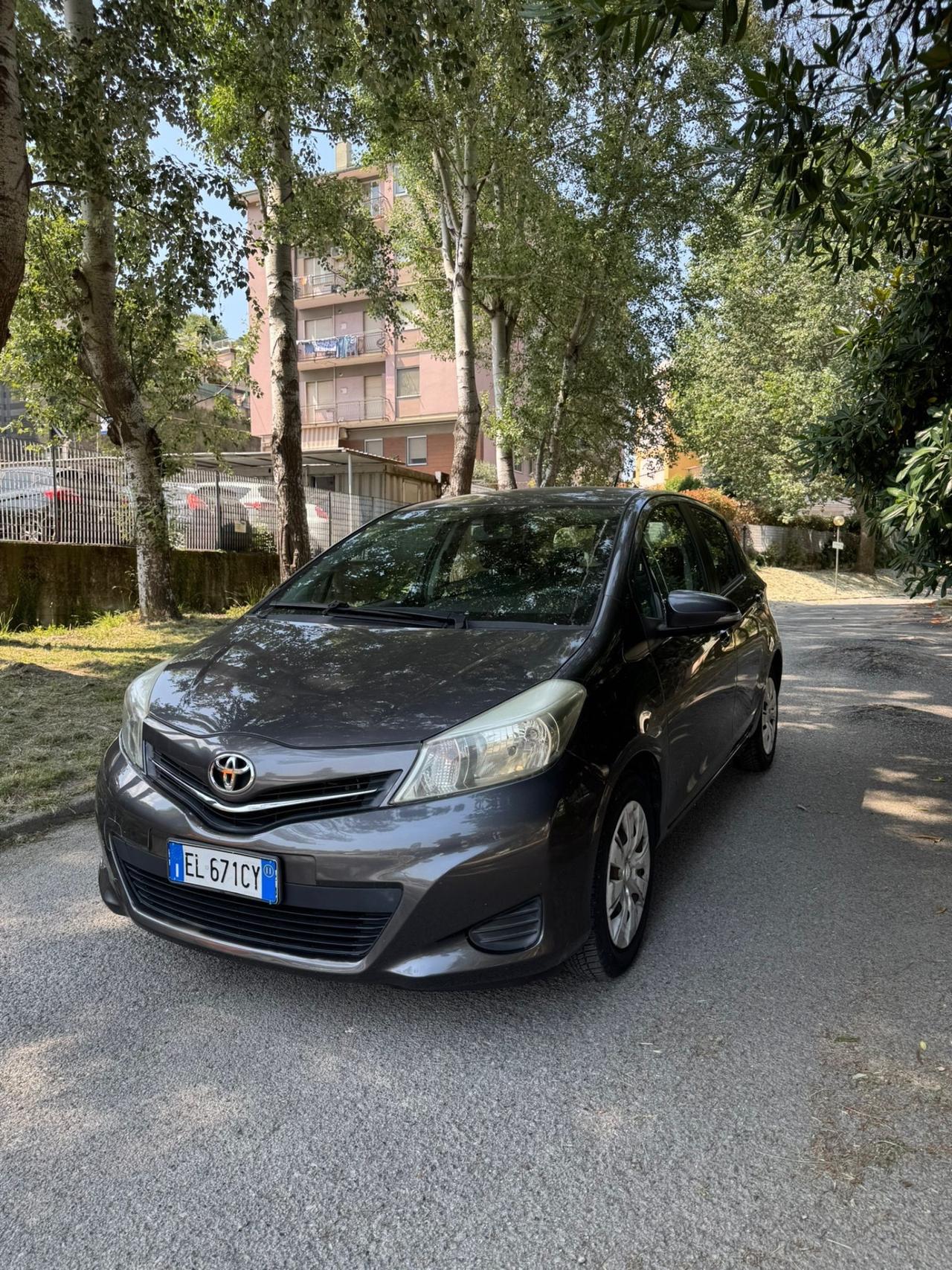 Toyota Yaris 1.3 5 porte Lounge