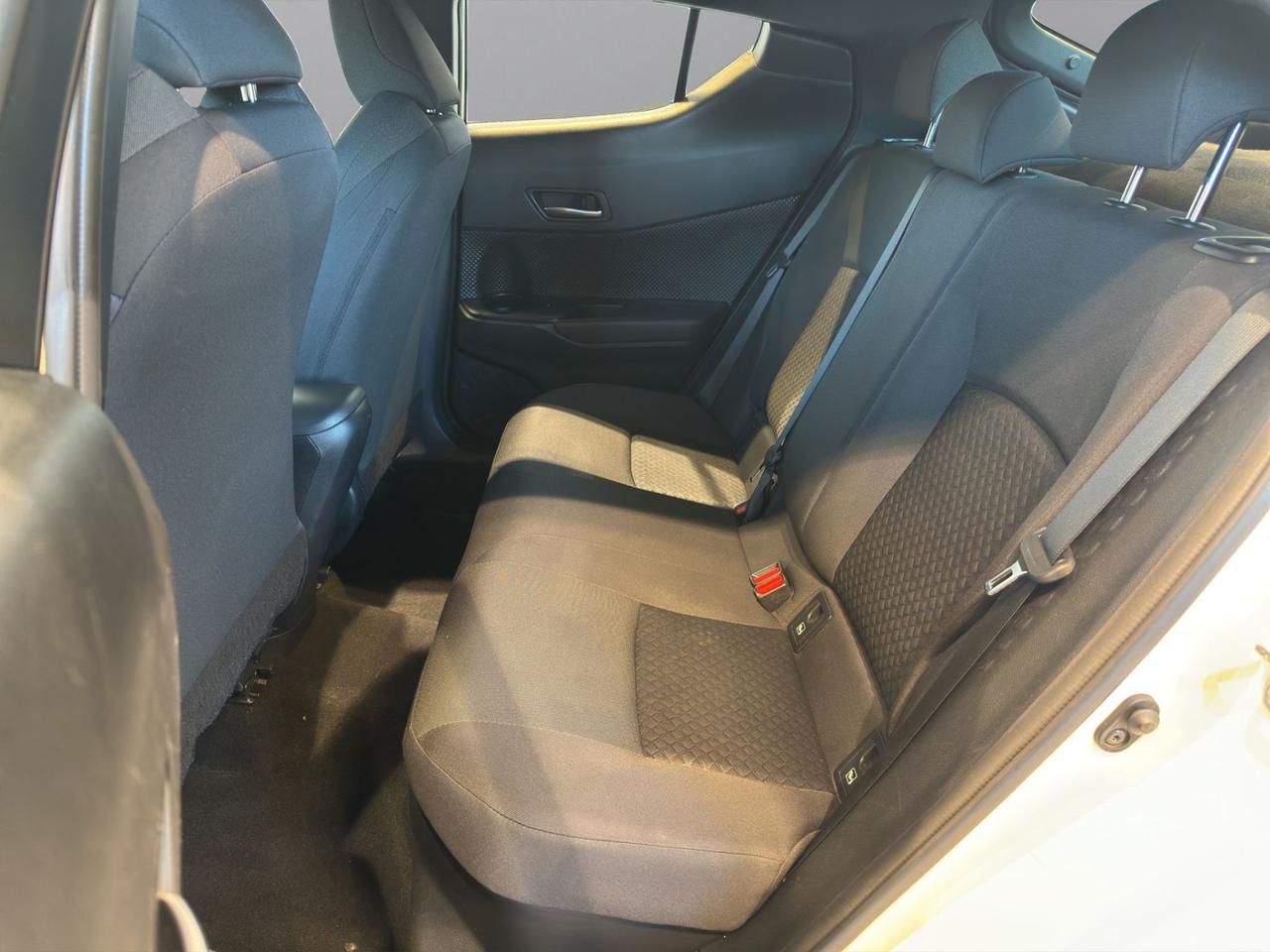 Toyota C-HR 1.8h Active e-cvt