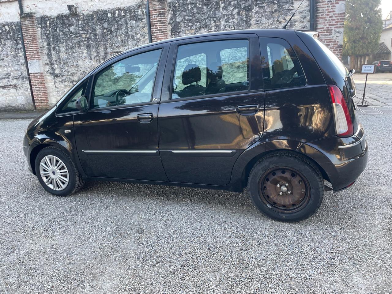 Lancia MUSA 1.4 benzina anno 2011 km 140. Mila