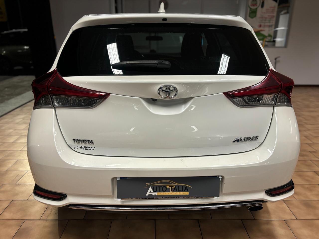 Toyota Auris 1.6 d-4d Lounge*EURO 6B*UNICO PRO