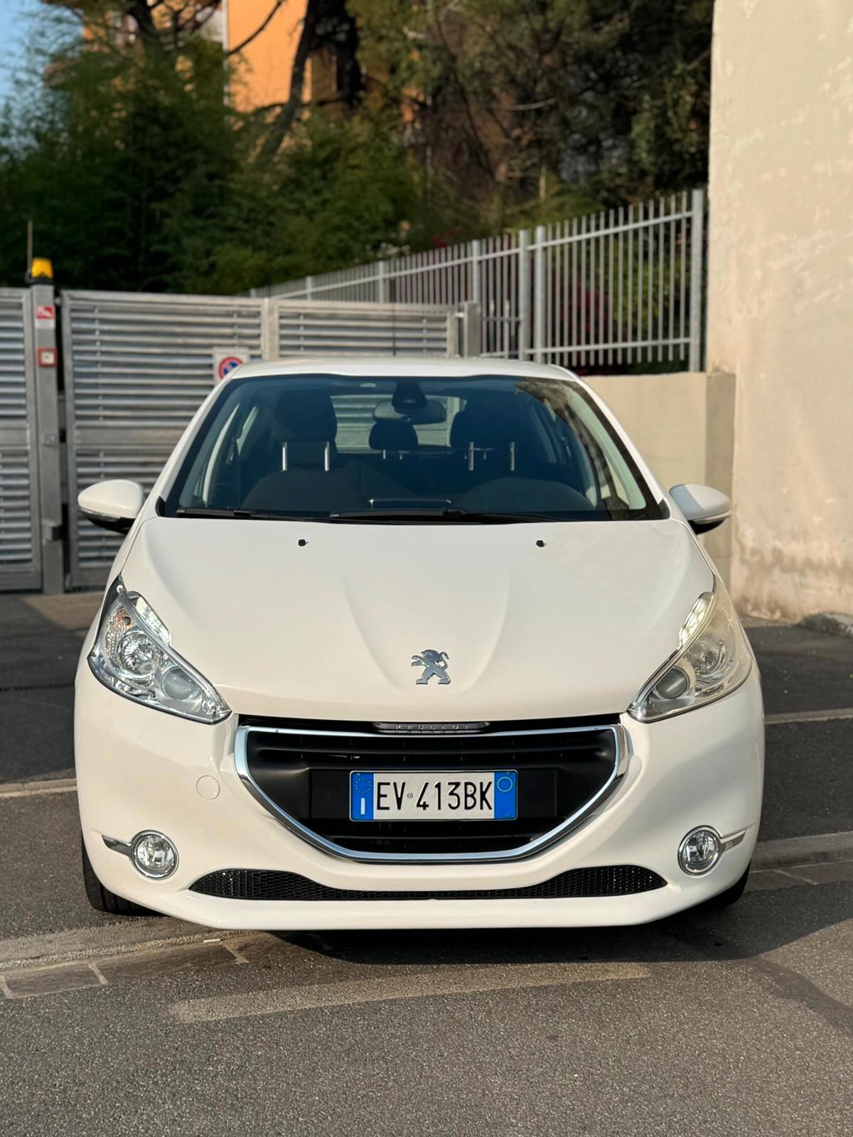 Peugeot 208 1.2 VTi 82 CV 5 porte Allure