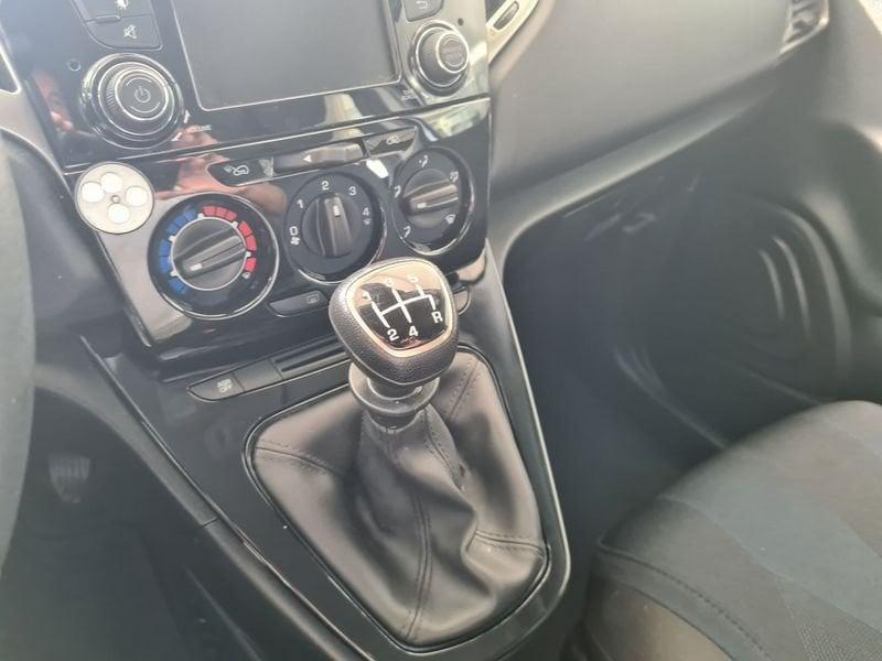 Lancia Ypsilon 1.2 69cv Platinum
