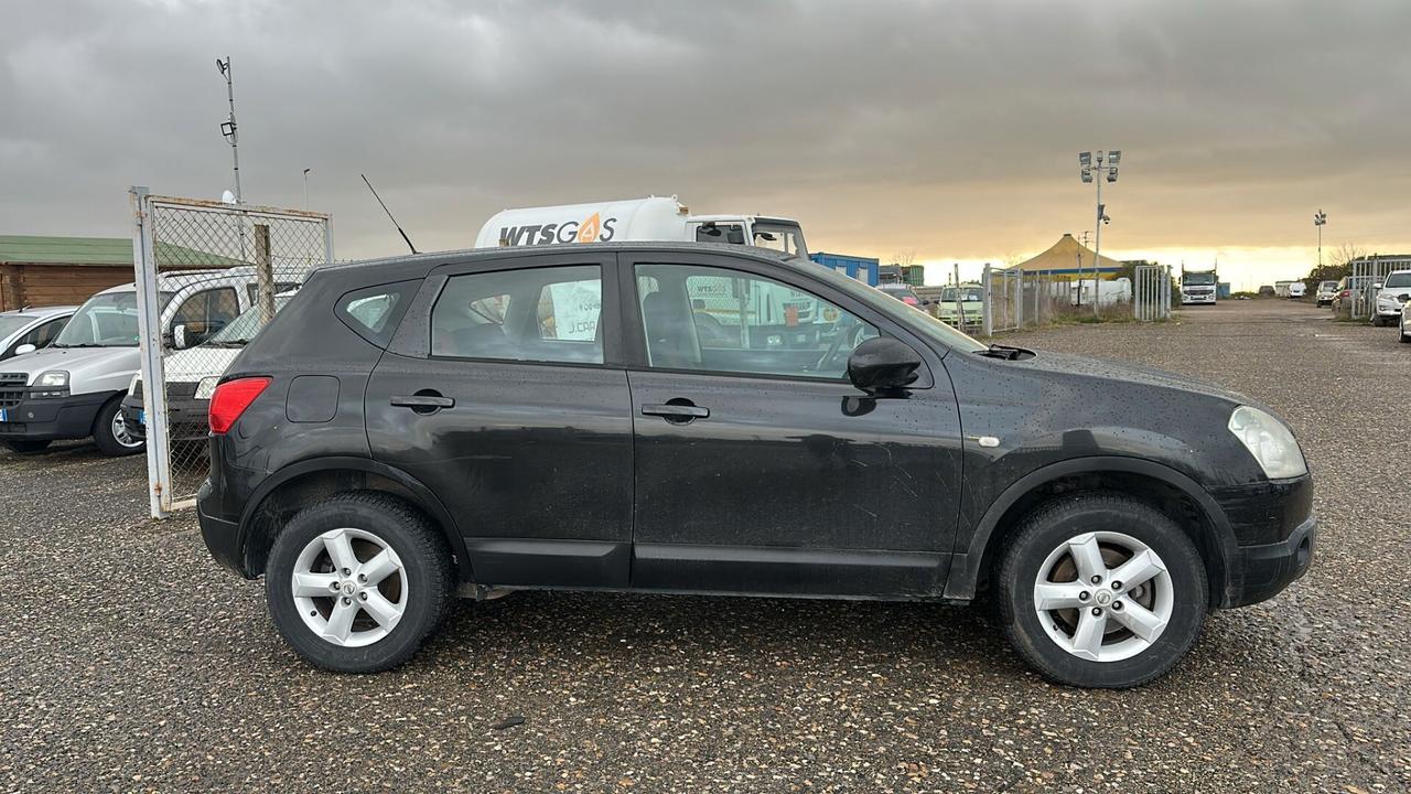 Nissan Qashqai 2.0 dCi DPF 4WD Tekna