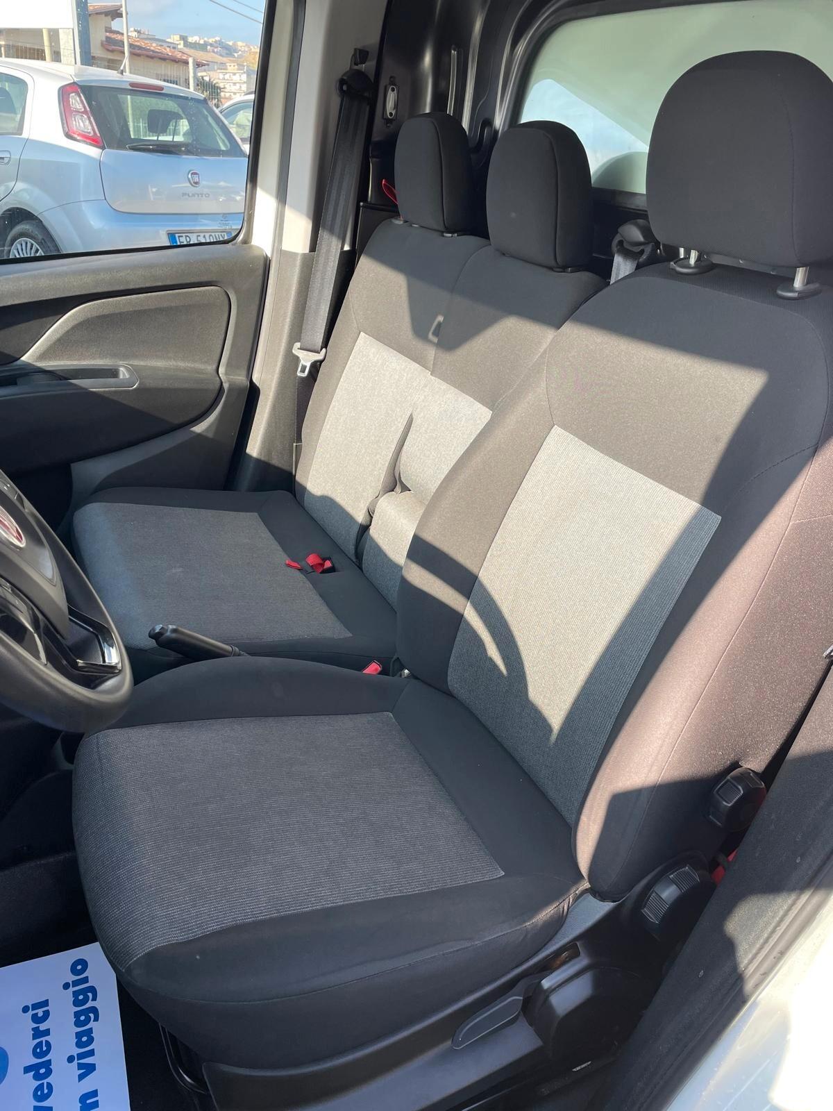 Fiat Doblo 1.6 MJT 120CV Maxi 3 posti AUTONEGOZIO unico proprietario