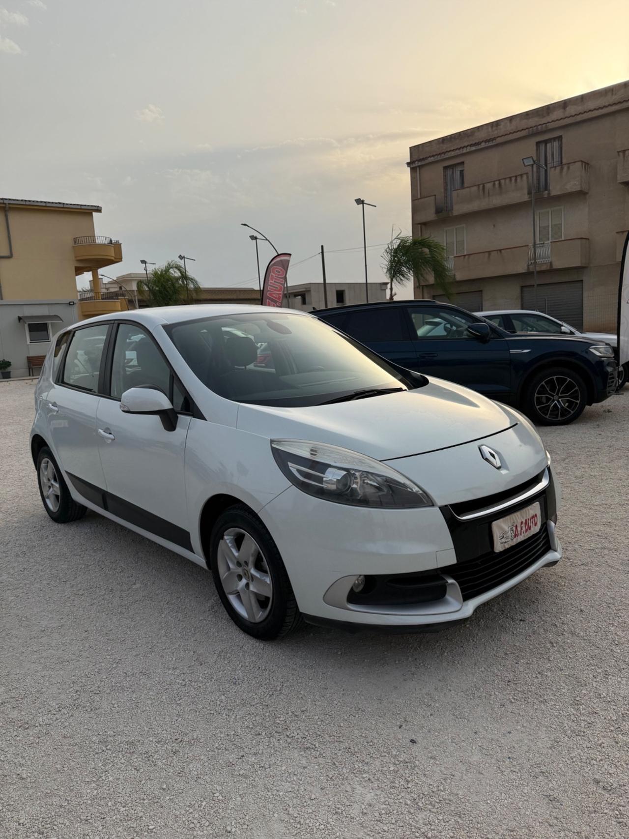 Renault Scenic Scénic X-Mod 1.5 dCi 110CV Luxe
