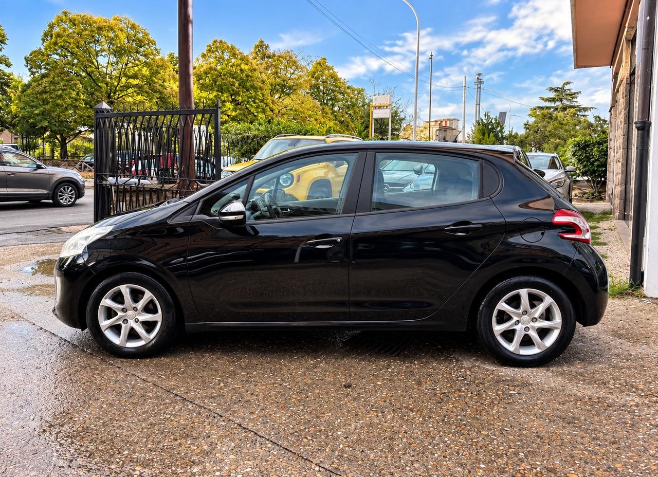 Peugeot 208 1.2 VTi 82 CV 5 porte Allure