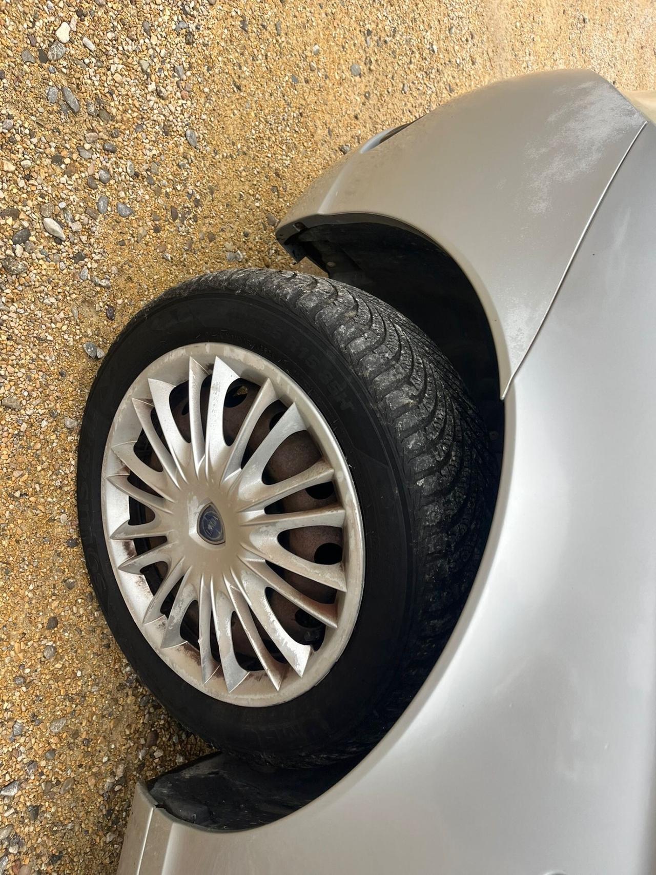 Lancia Ypsilon 1.2 Benzina/GPL - Neopatentato