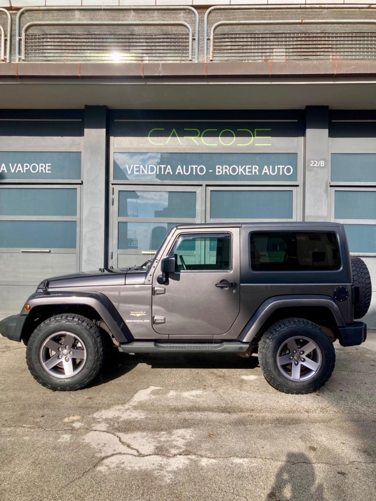 Jeep Wrangler Apple CarPlay, Soft Top