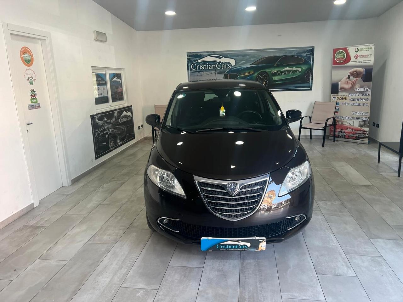 Lancia Ypsilon 0.9 TwinAir 85 CV 5 porte S&S Platinum