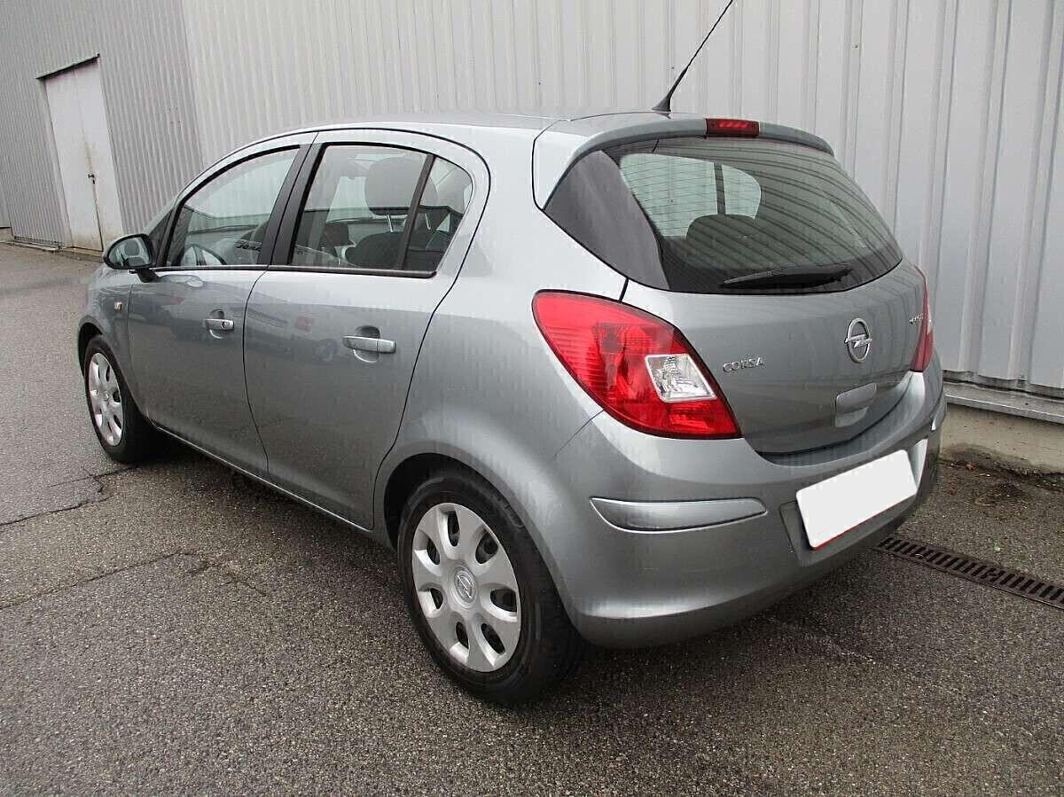 Opel Corsa - APERTI AD AGOSTO