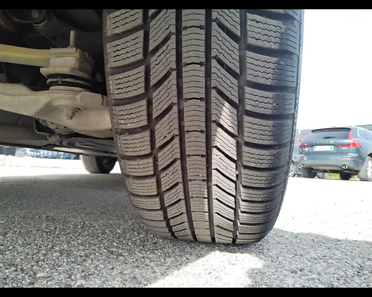 VOLVO XC60 II 2022 - XC60 2.0 b4 Plus Dark auto