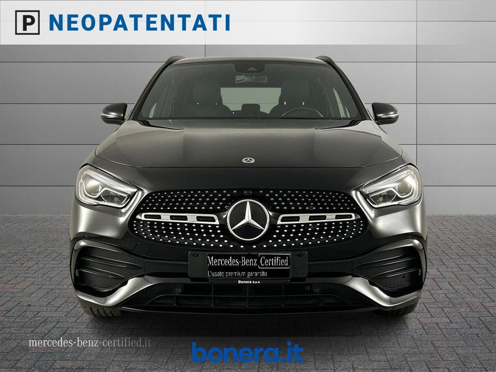 Mercedes GLA 180 180 D Premium 8G-DCT