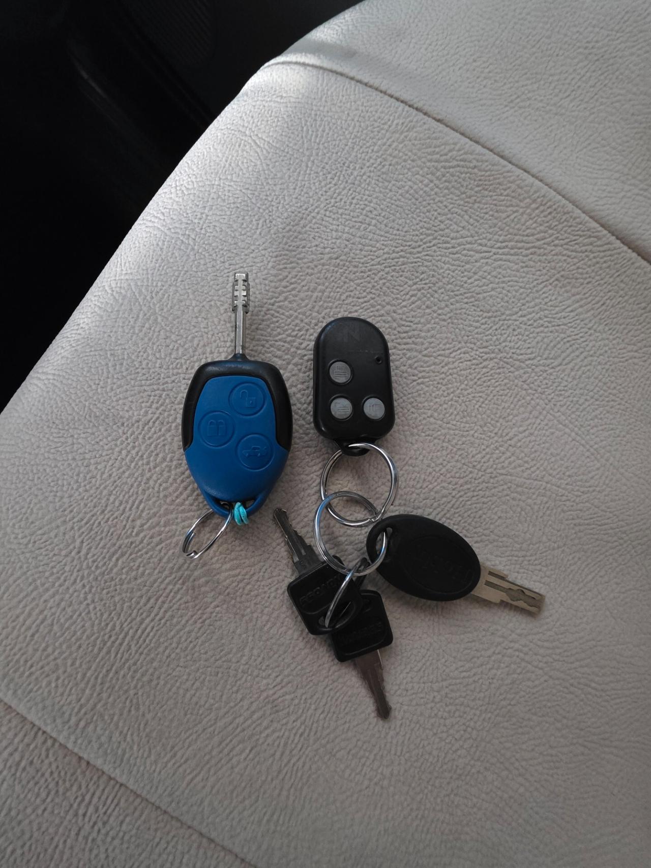Ford hobby 4 posti 2.2D catena