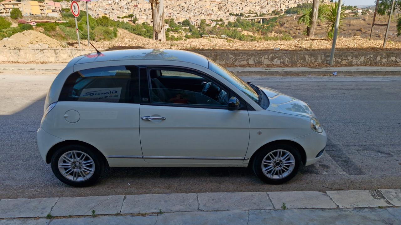Lancia Ypsilon 1.2 69 CV Diva