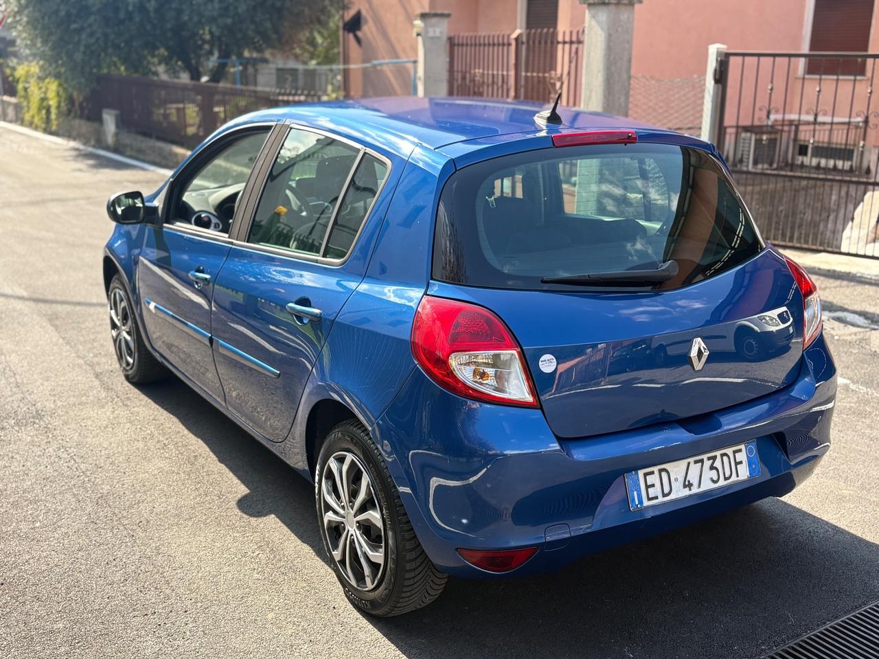 Renault Clio 1.2 16V 5 porte Luxe NEOPATENTATI