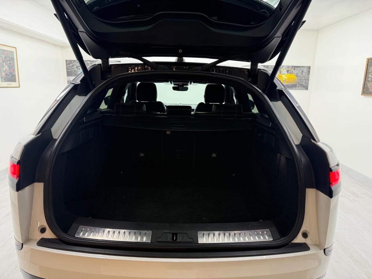 Land Rover Range Velar 2.0 TD4 180 CV R-Dynamic HSE