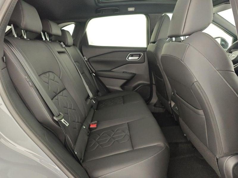Nissan Qashqai MHEV 158 CV Xtronic Tekna + bicolor Nero +tetto panoramico in vetro