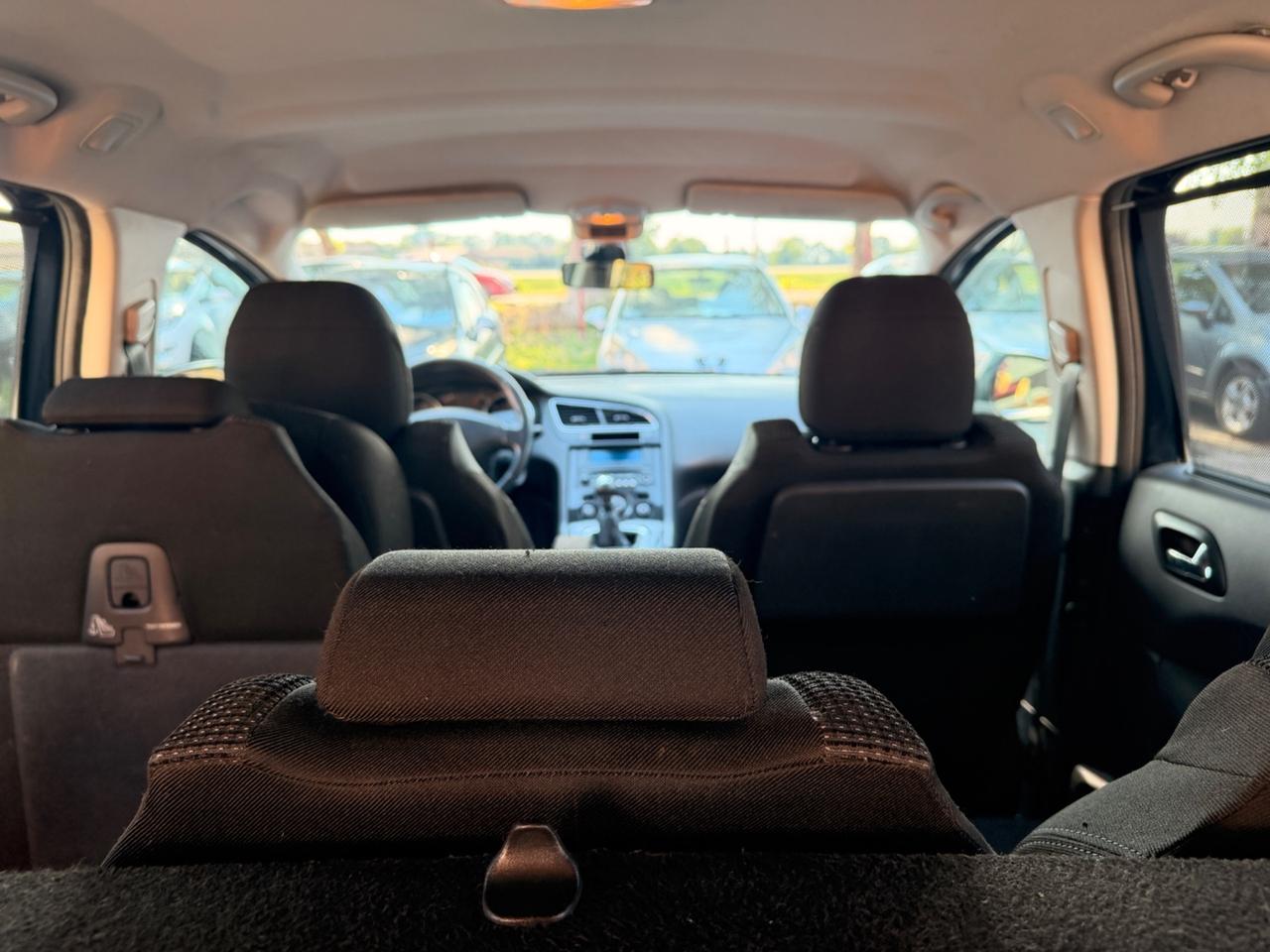 Peugeot 5008 1.6 HDi 112CV Family 7 posti
