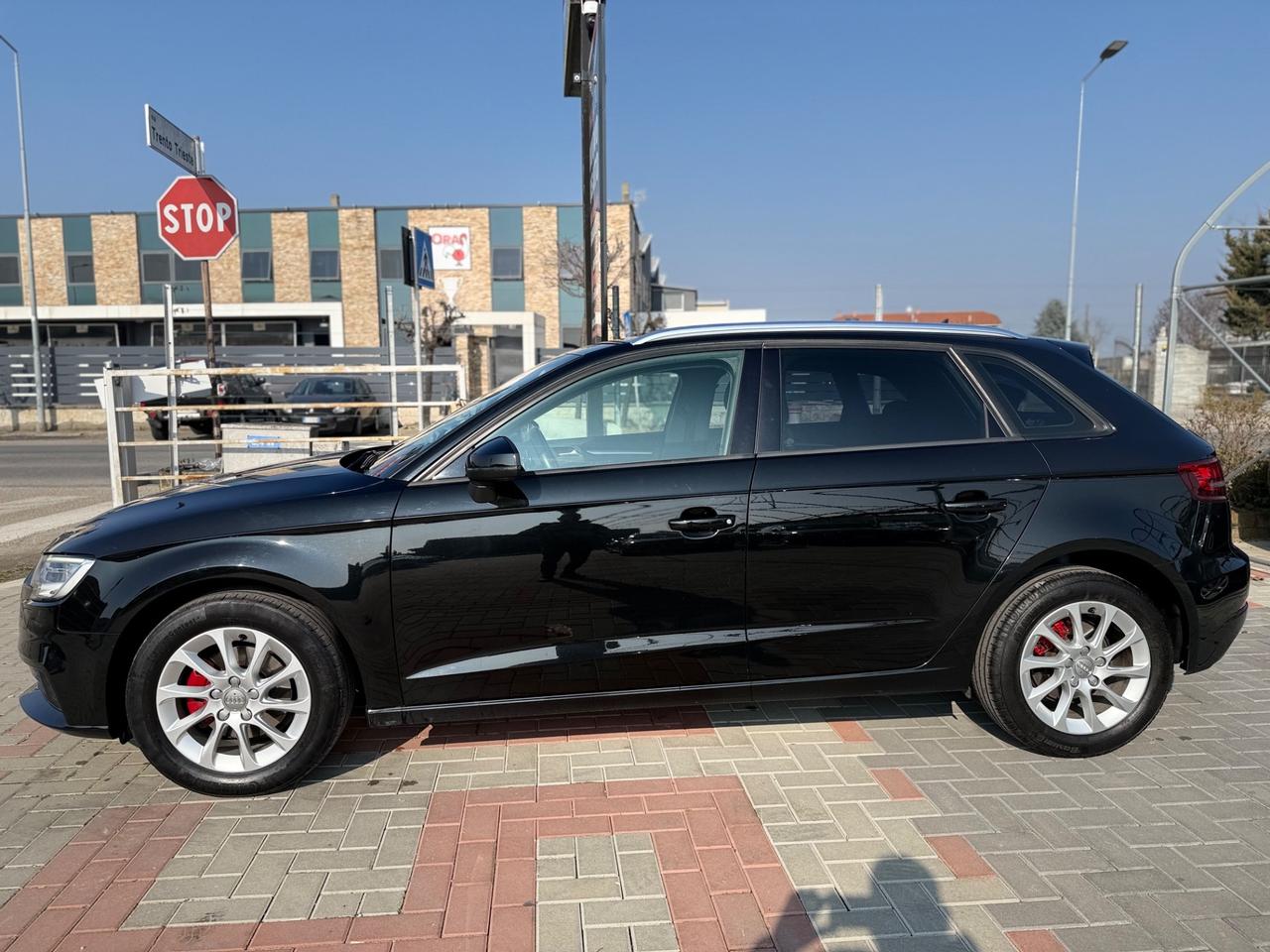 Audi A3 1.6 TDI SPB 5 PORTE-NAVIGATORE-XENO