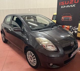TOYOTA YARIS serie 3 Benz. 1.3 CV 101 EURO 5B Km 87.105 X NEOPATENTATI garanzia 12 mesi