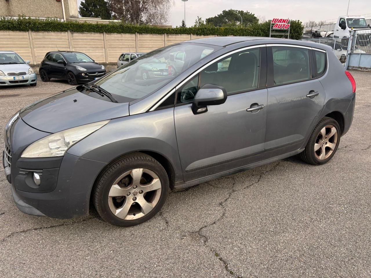 Peugeot 3008 1.6 e-HDi 112CV cambio robotizzato S.&S. Business