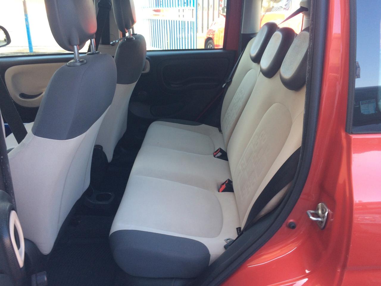 Fiat Panda 1.2 Emotion benzia tagliandata con garanzia e distribuzione eseguita a km 117000!