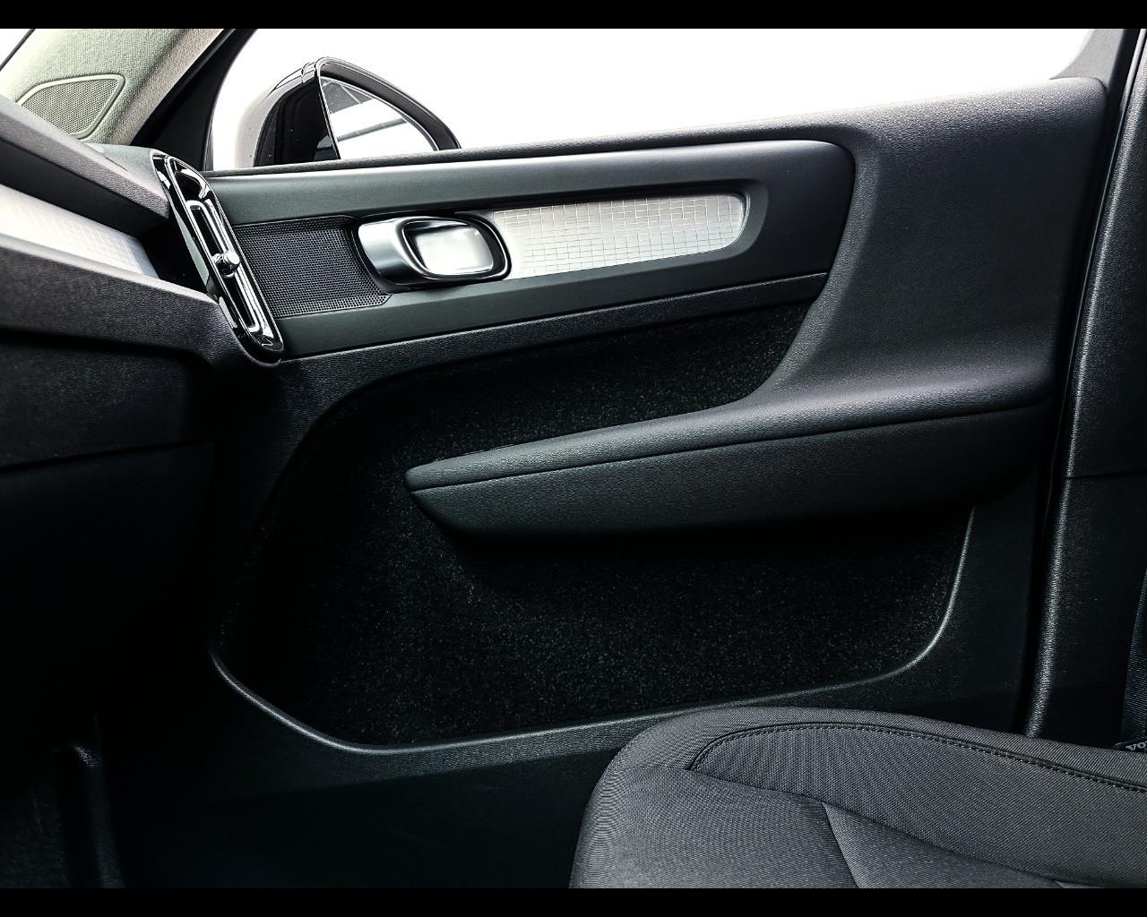 VOLVO XC40 (2017-->) - XC40 T5 Recharge Plug-in Hybrid Inscription Expression