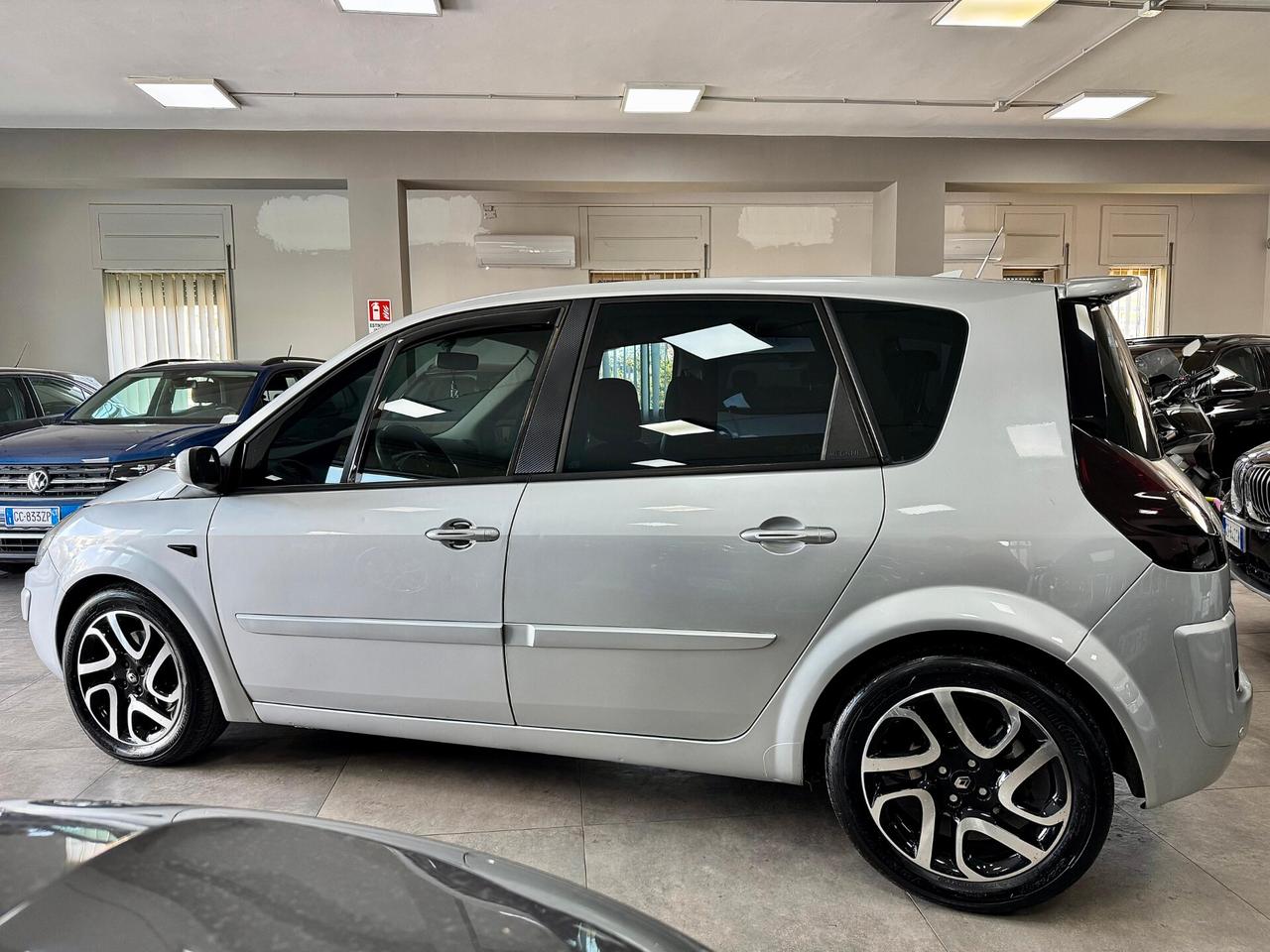 Renault Scenic 1.9 dCi 130CV EDC Dynamique