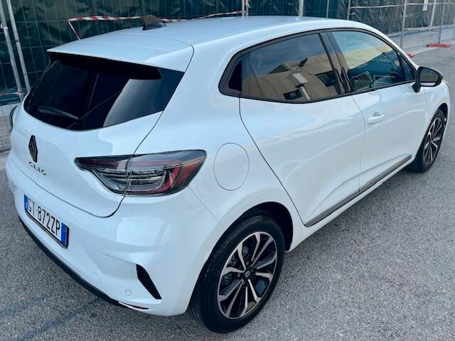 Renault Clio TCe 90 techno aziendale