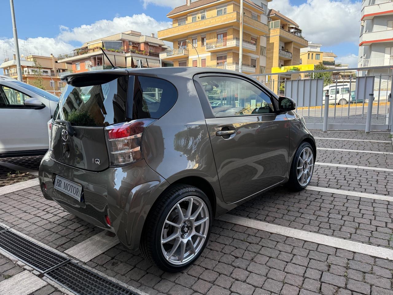 Toyota iQ 1.3 CVT Executive 98cv - UNICA per CONDIZIONI !!
