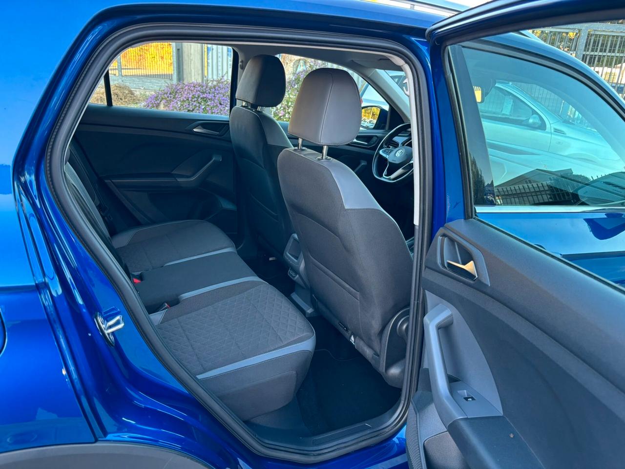 Volkswagen T-Cross 1.6 TDI DSG R-LINE