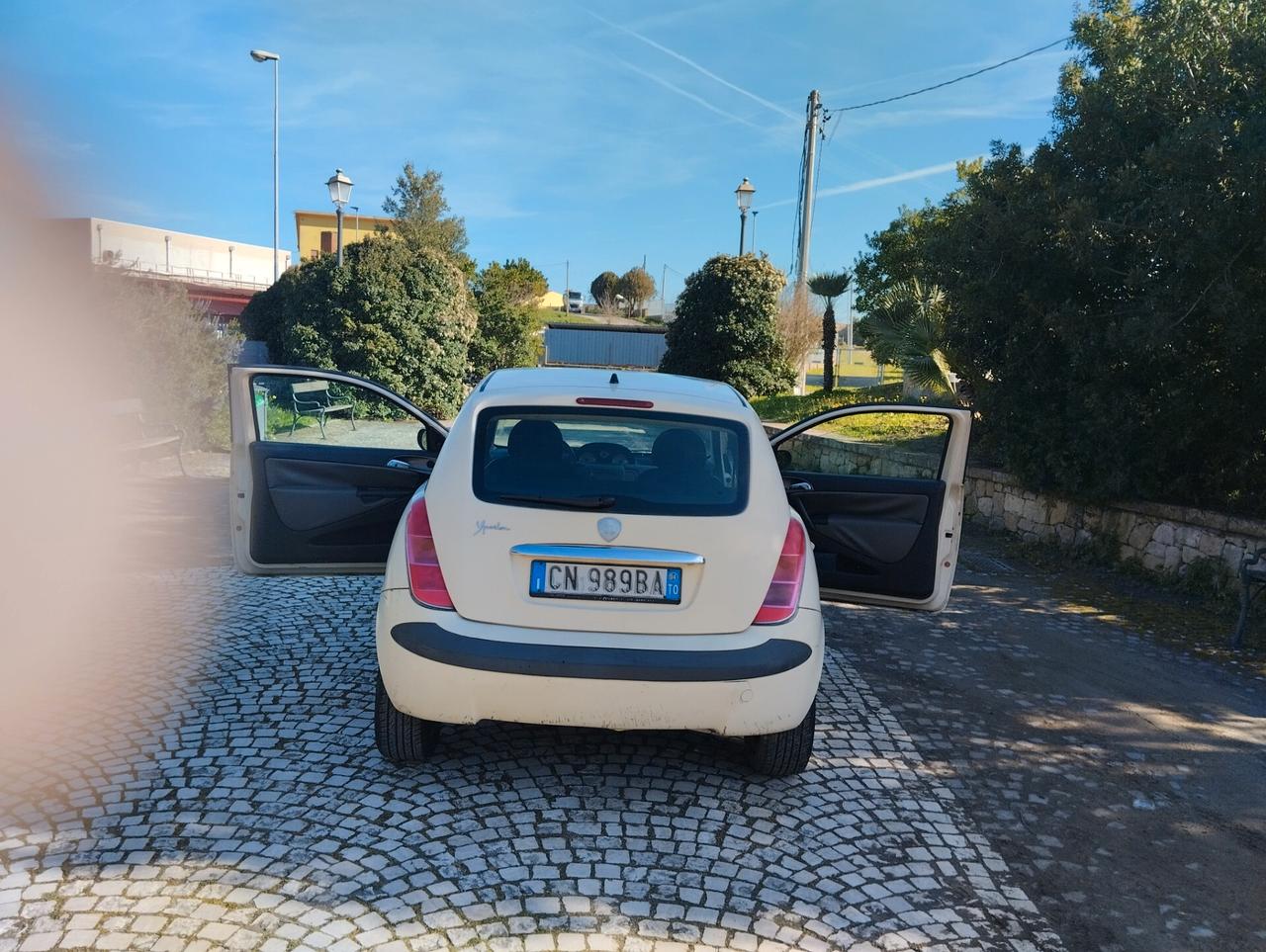 Lancia Ypsilon 1.2 16V Platino