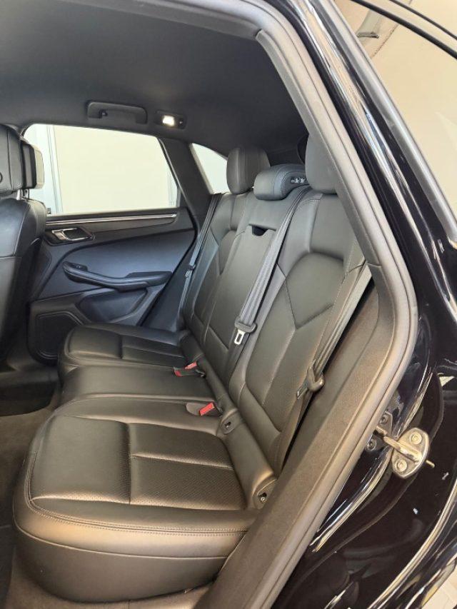 PORSCHE Macan 2.0 //TOTAL BLACK//21//
