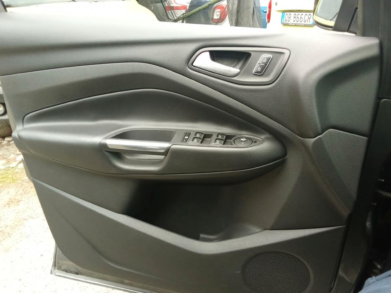 Ford Kuga 2.0 TDCI 140 CV 4WD Titanium