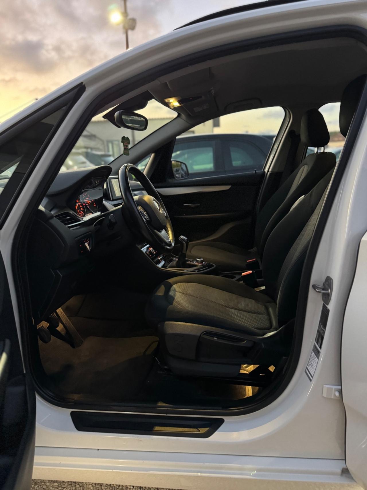 Bmw 2er Active Tourer 218d Advantage
