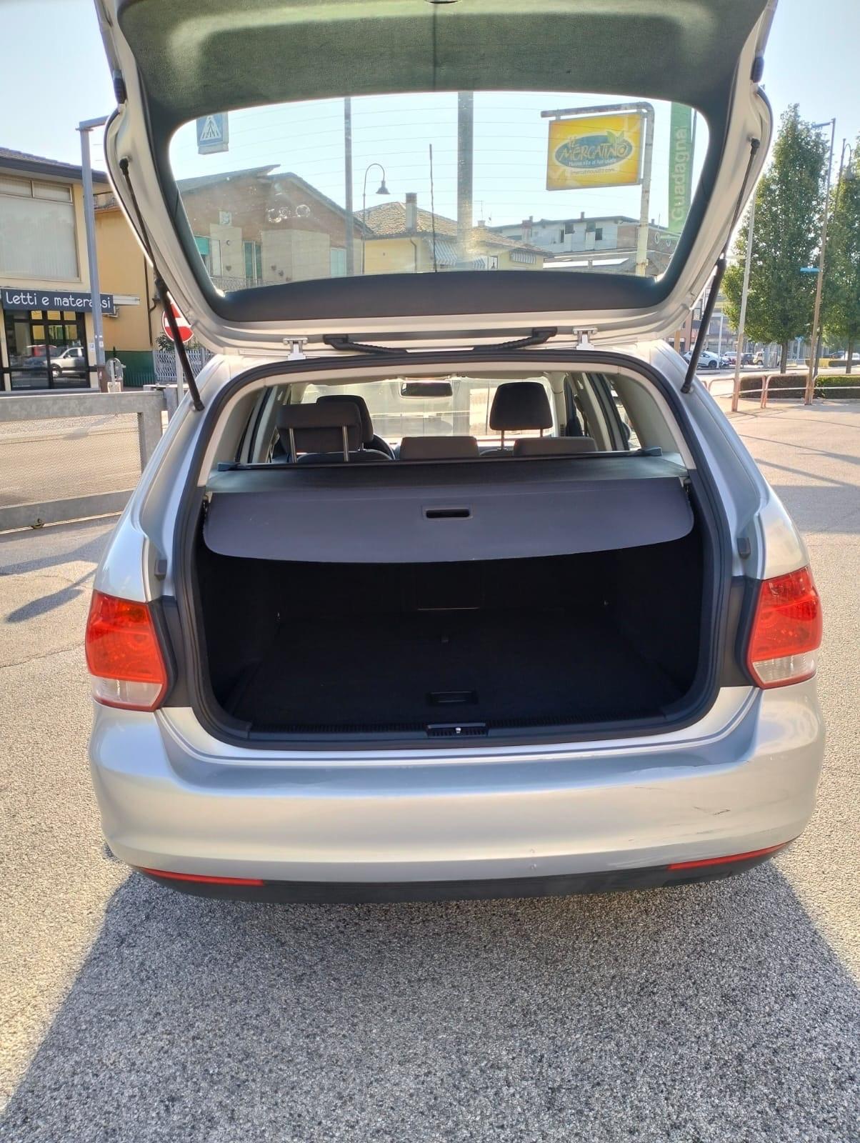 Volkswagen Golf Var. 1.6 Comfortline