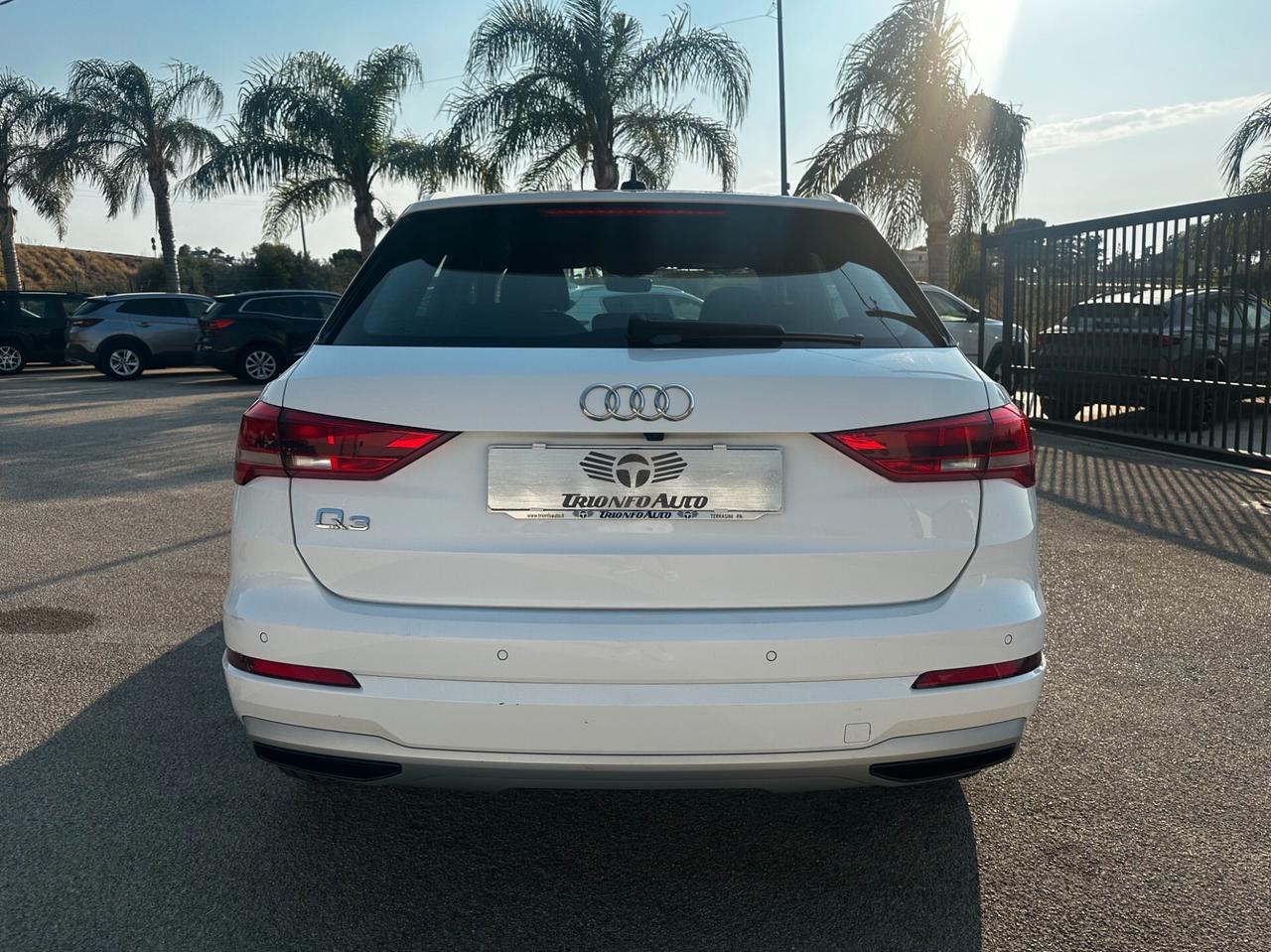 Audi Q3 35 TFSI Business Advanced