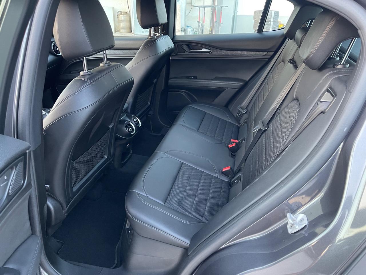 Alfa Romeo Stelvio 2.2 Turbodiesel 160 CV AT8 RWD Sprint