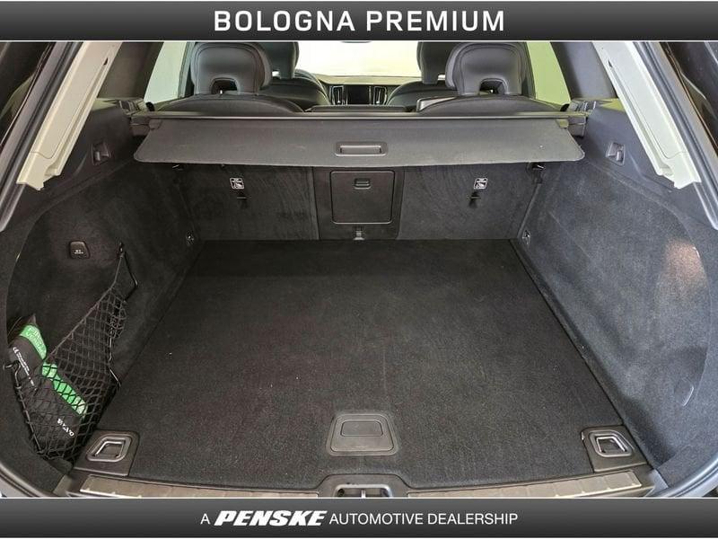 Volvo XC60 B5 (d) AWD automatico Core