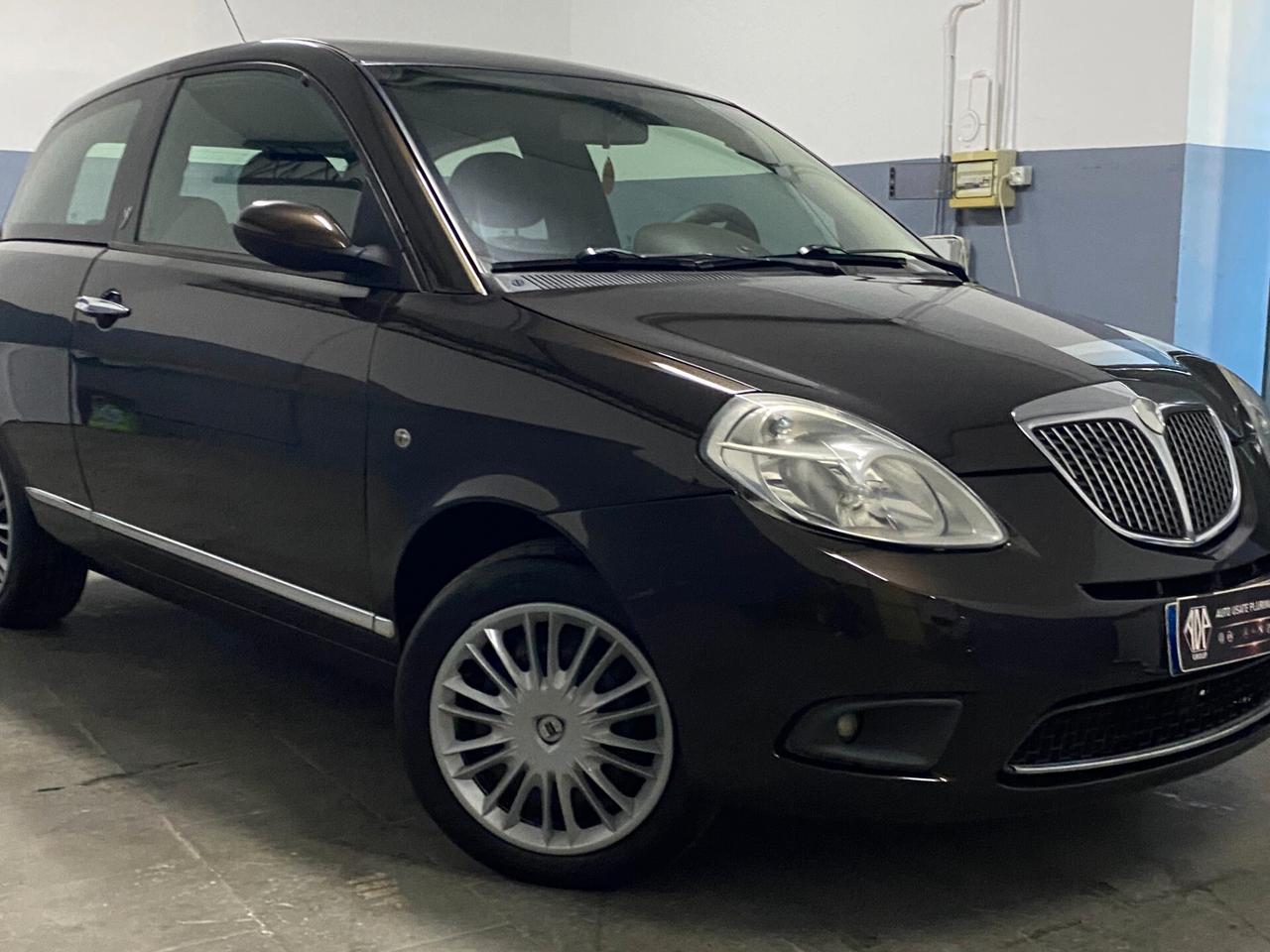 Lancia Ypsilon 1.3 MJT 75 CV Oro Giallo