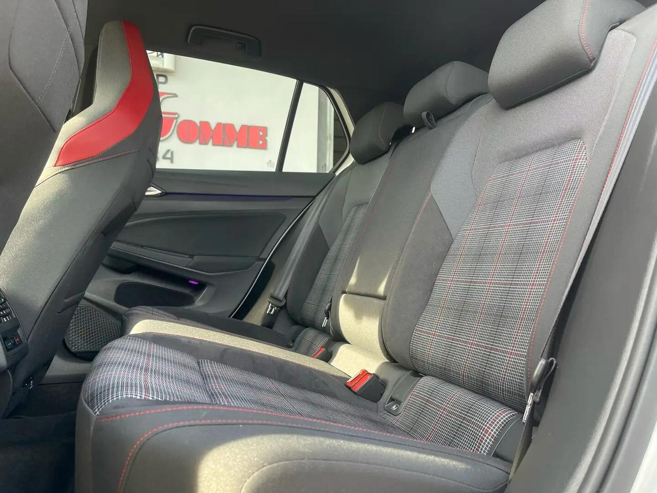 Volkswagen Golf GTI 2.0 TSI DSG