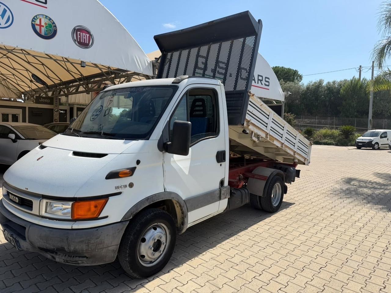 IVECO 35c13 RIBALTABILE TRILATERALE
