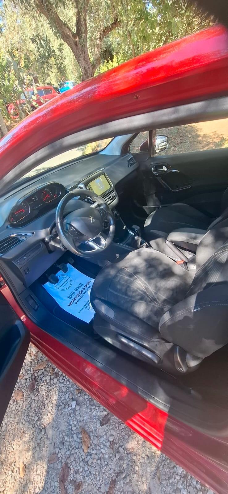 Peugeot 208 1.2 82 CV Allure Motore nuovo