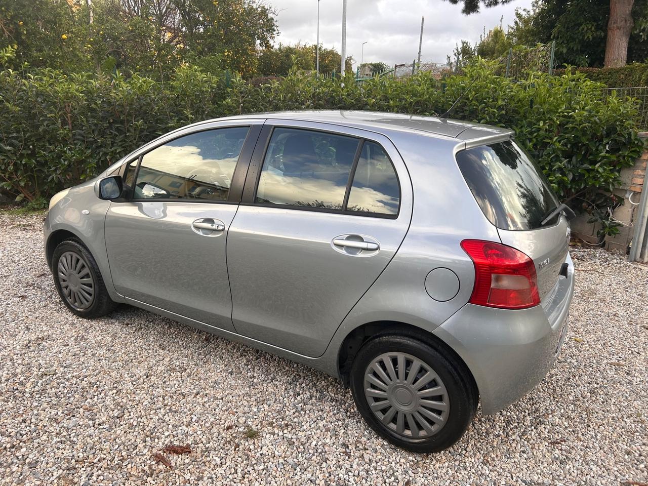 Toyota Yaris 1.0 5 porte