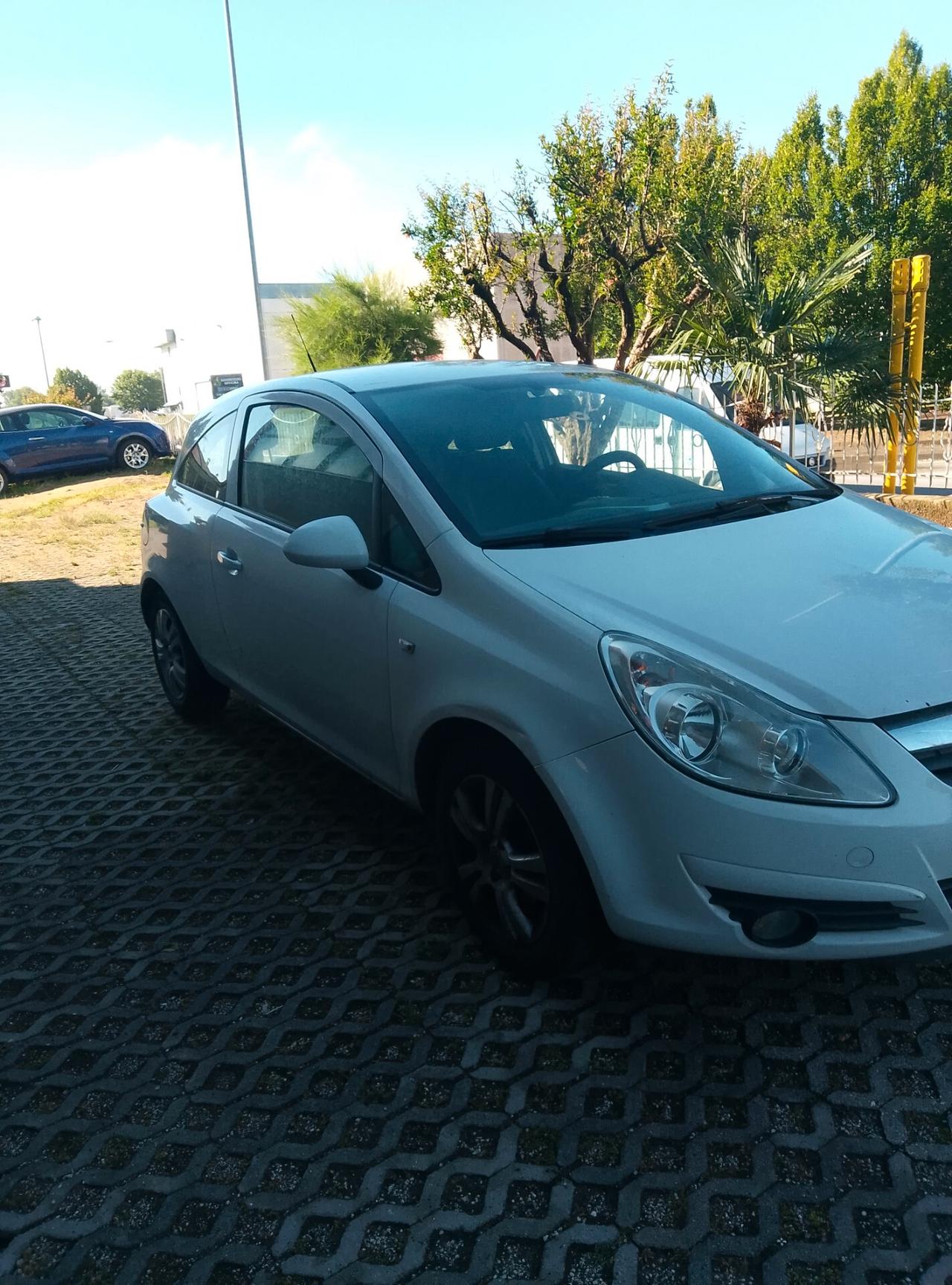 Opel Corsa 1.2 3 porte Club