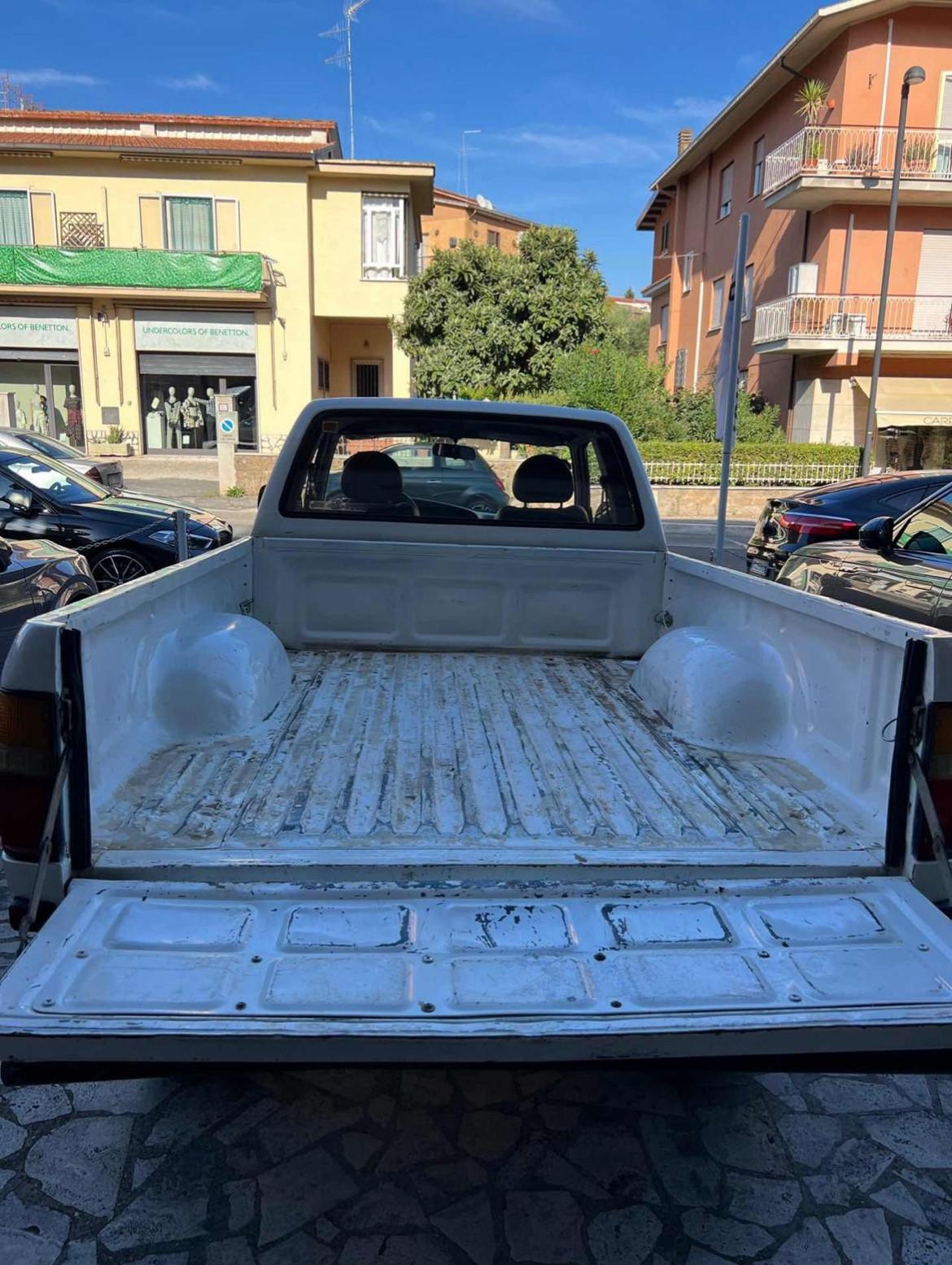 Toyota Hilux 2.4 diesel Pick-up