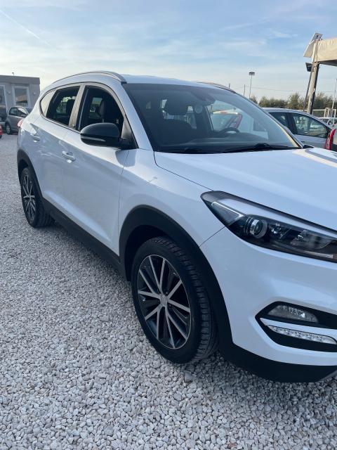 HYUNDAI - Tucson - 2.0 CRDi 4WD XPossible