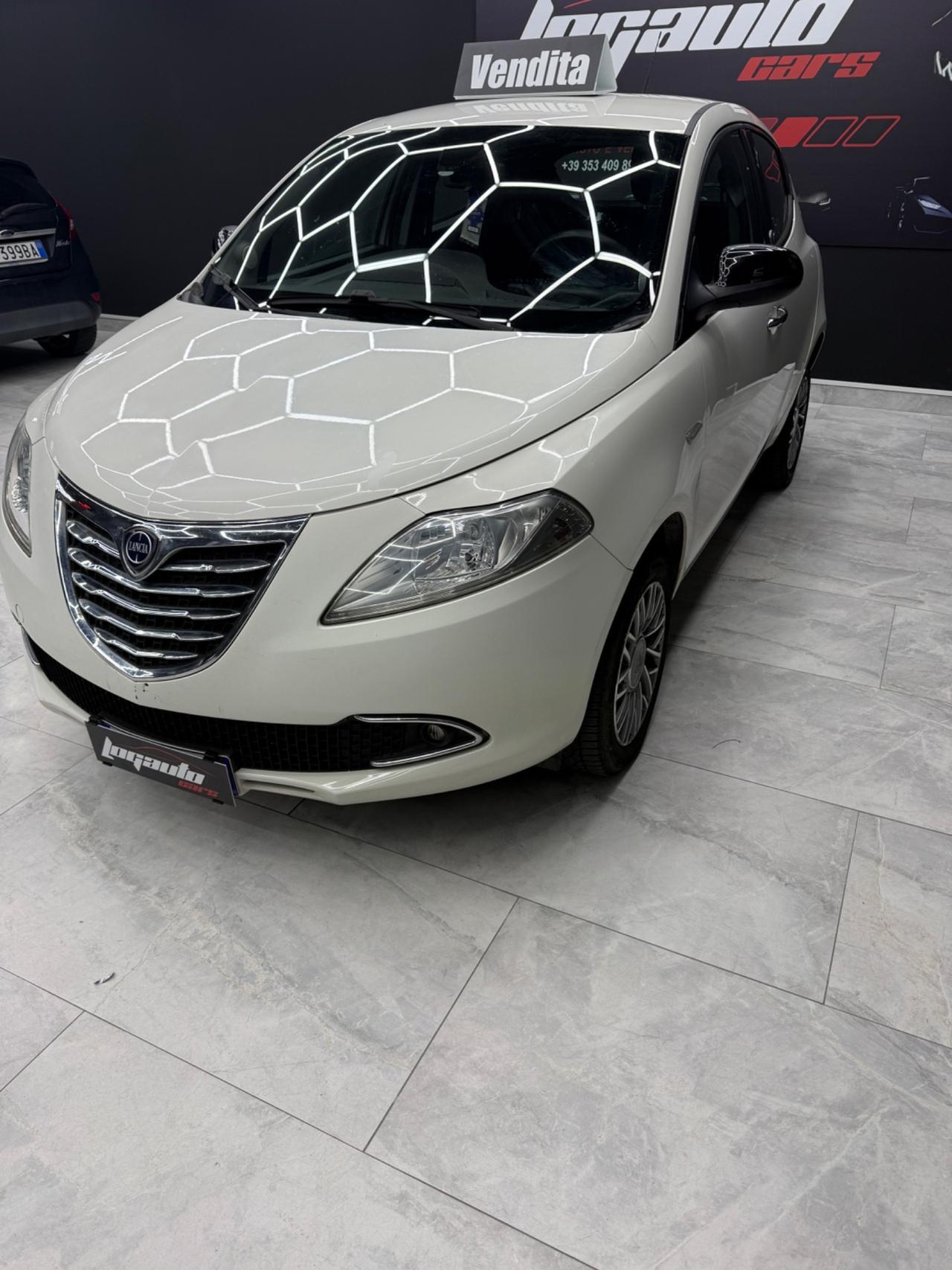 Lancia Ypsilon 0.9 TwinAir 85 CV 5 porte Metano Ecochic Gold
